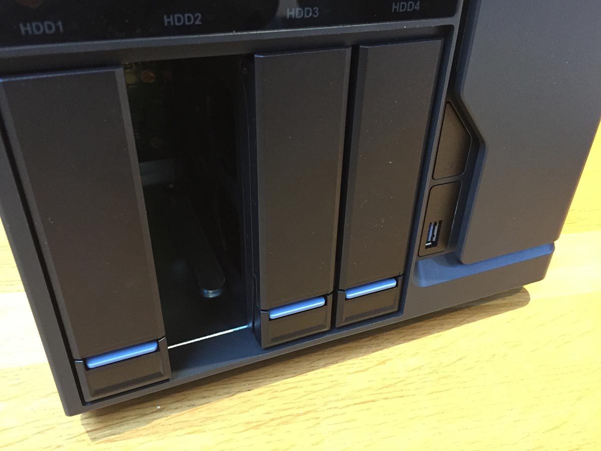 QNAP TVS 682T review 001