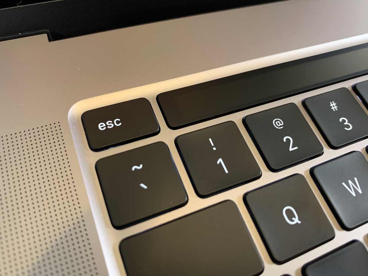 macbook pro 16 06