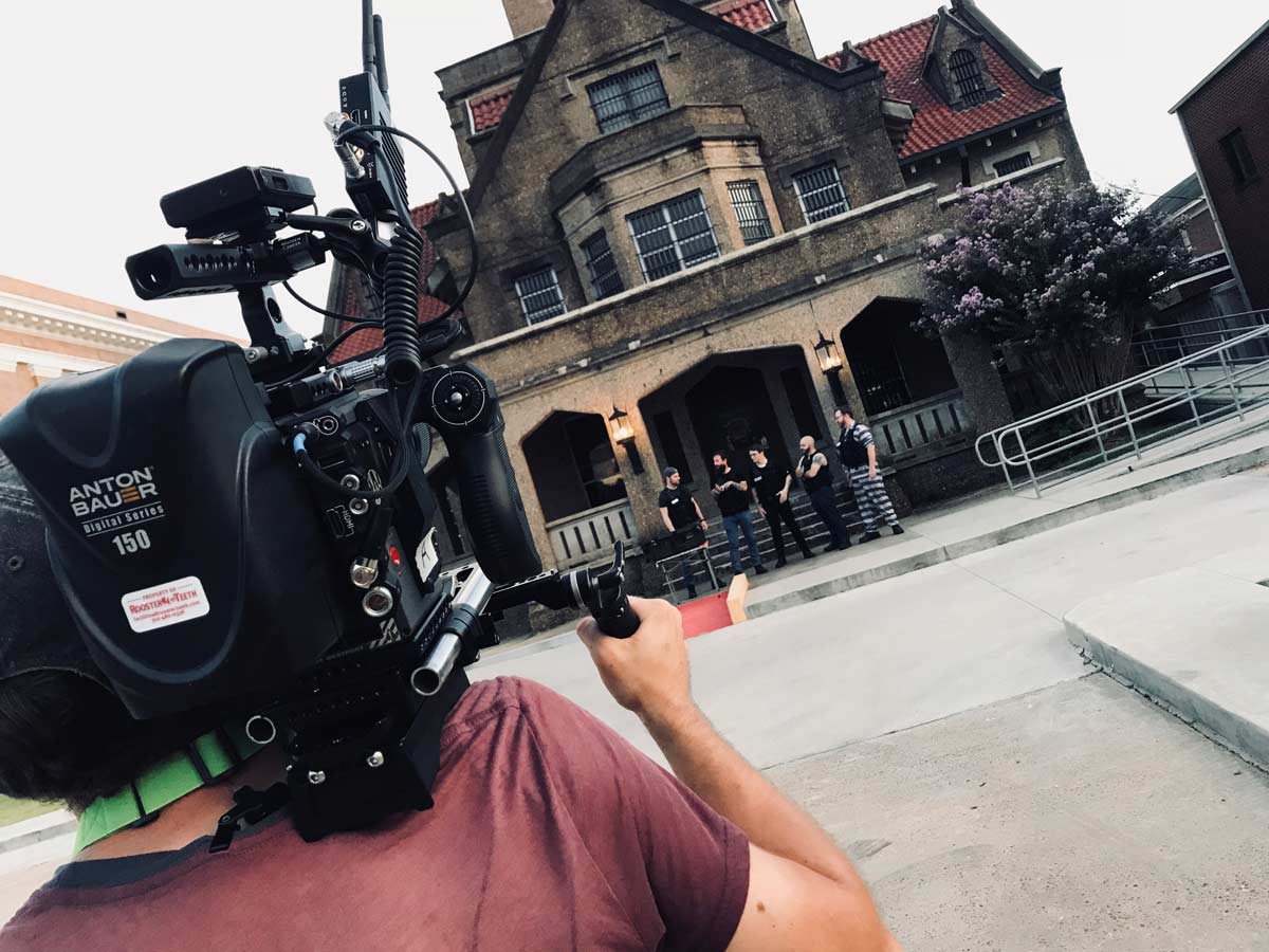 Hanging Jail BTS 01