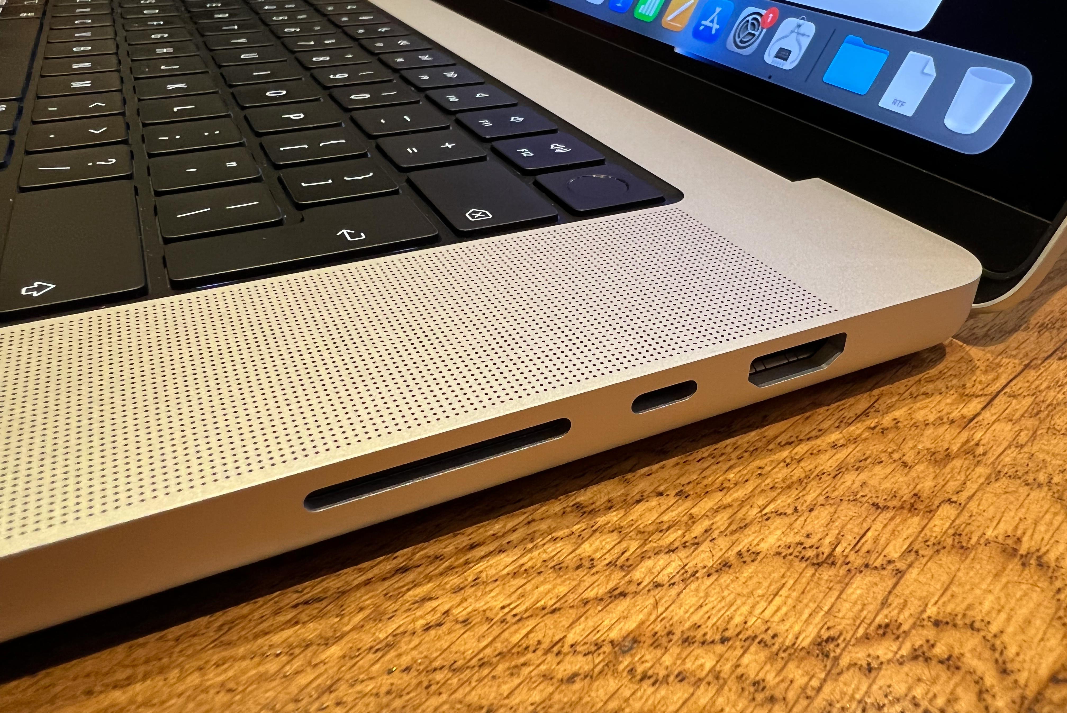 apple 16 inch macbook pro 04