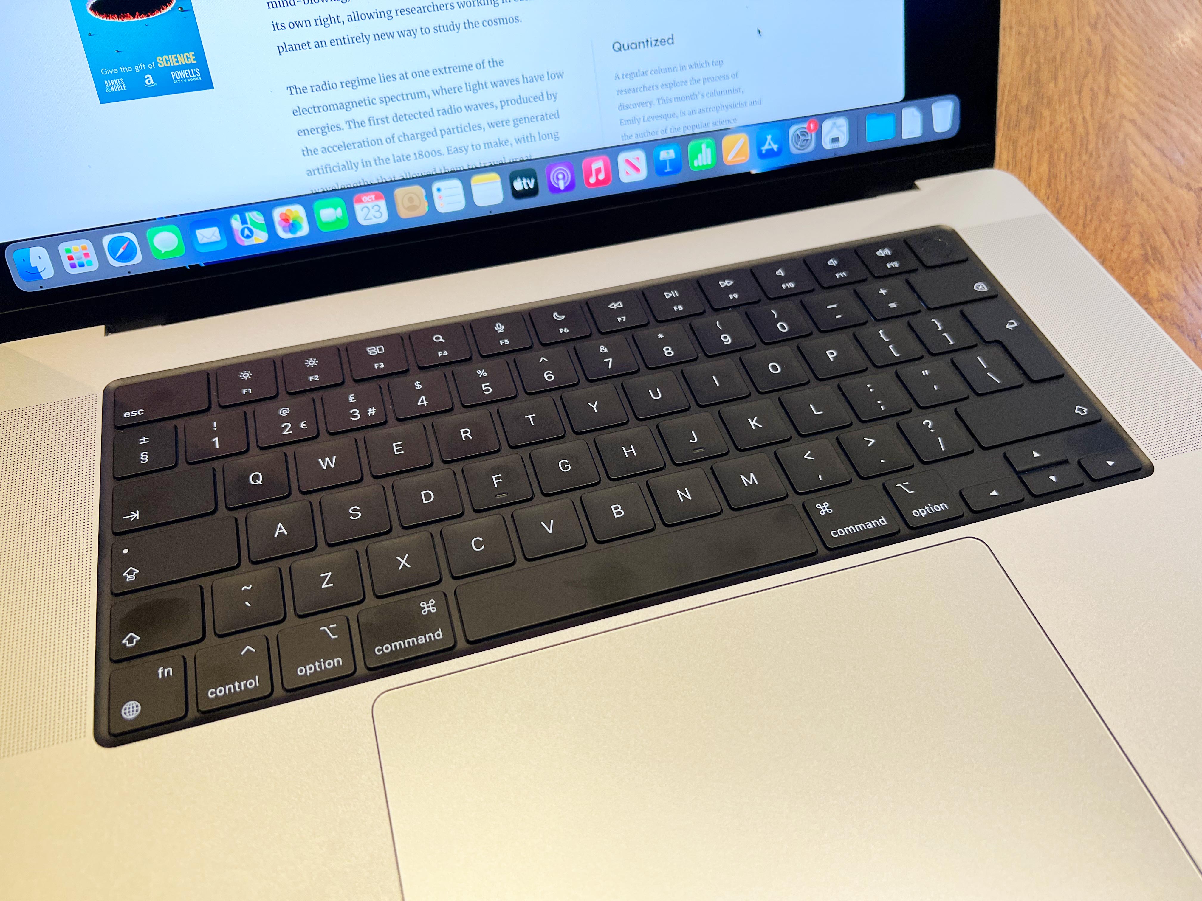apple 16 inch macbook pro 06